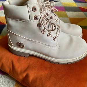 Timberland light pink boots great condition